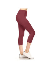 Load image into Gallery viewer, 3&quot; Yoga Band Buttery PLUS SIZE Soft Capri Leggings
